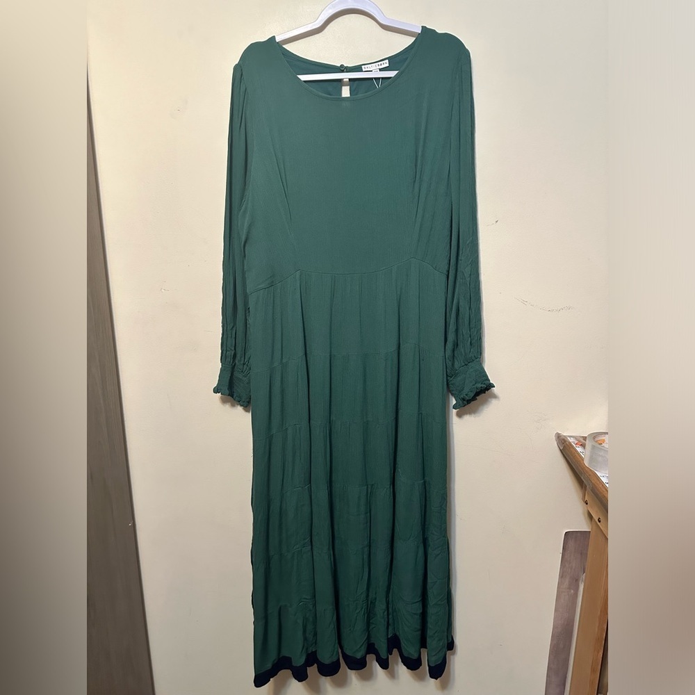 BalticBorn Midi Tired Dress In Green Size 3x Long Sleeve‎